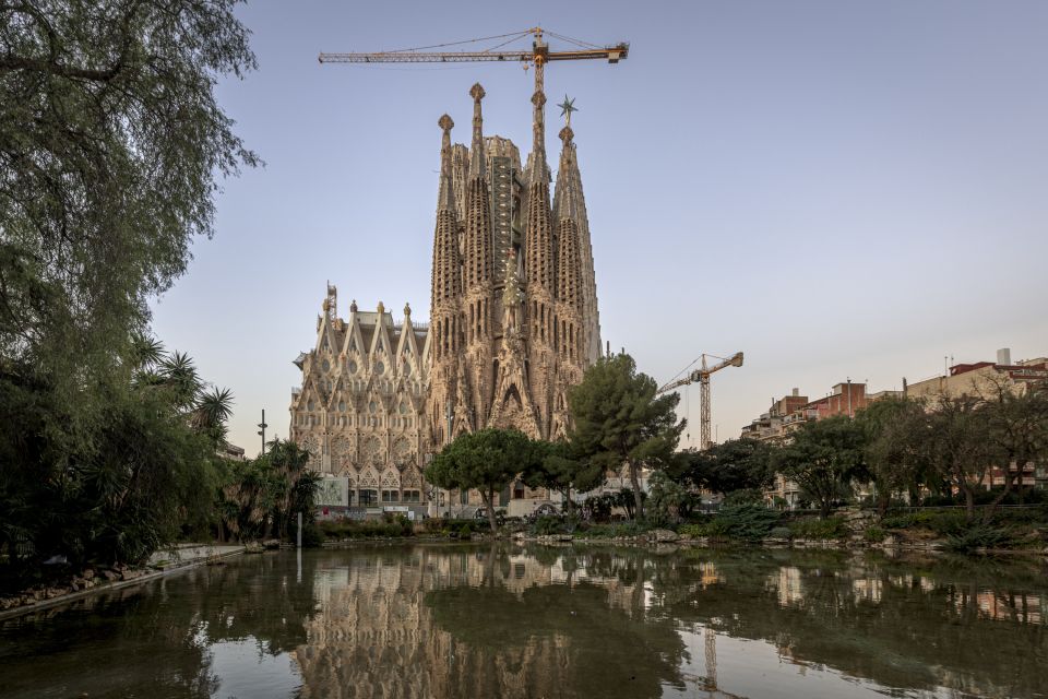 Barcelona: Sagrada Familia Entry Ticket with Audio Guide - Getting the Audio Guide Working: The Value is in the Details