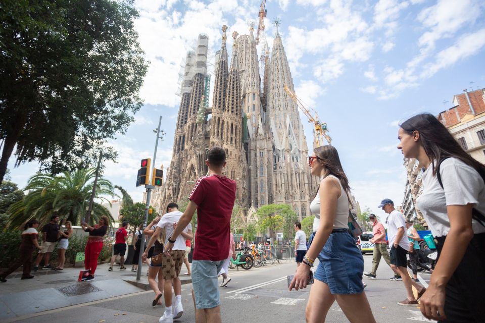 Barcelona: Sagrada Familia Fast-Track Guided Tour - What Fast-Track Access at Sagrada Familia Really Changes