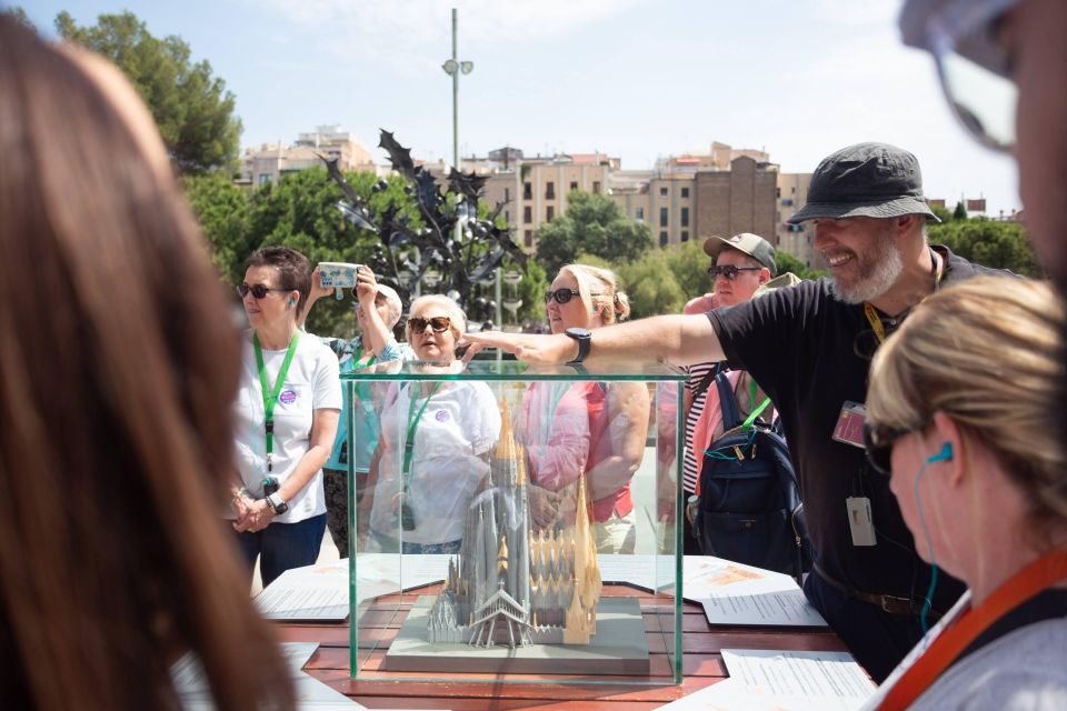 Barcelona: Sagrada Familia Fast-Track Guided Tour - Dress Code, Bags, and Practical Rules That Affect Your Time