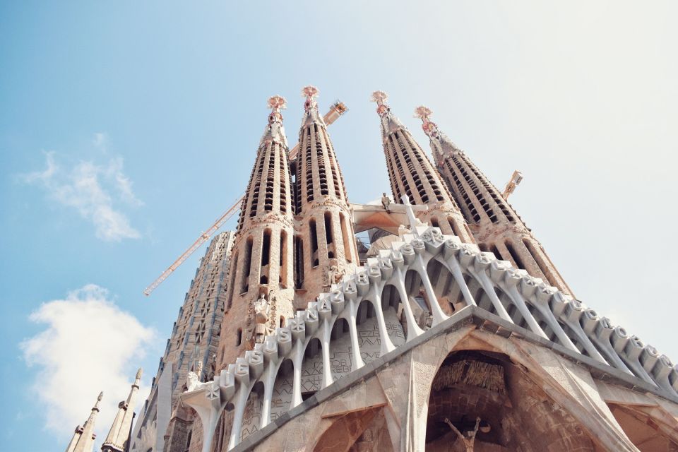Barcelona: Sagrada Familia Guided Tour with Tower Access - Price and value: is $85 really worth it?