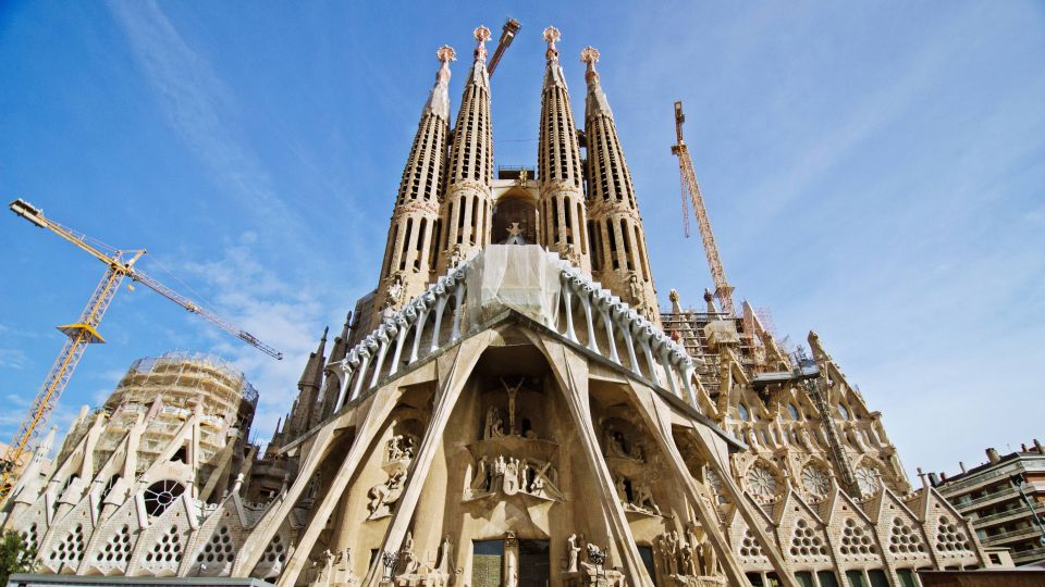 Barcelona & Sagrada Familia Half-Day Tour with Hotel Pickup - La Rambla pass-by and getting your bearings