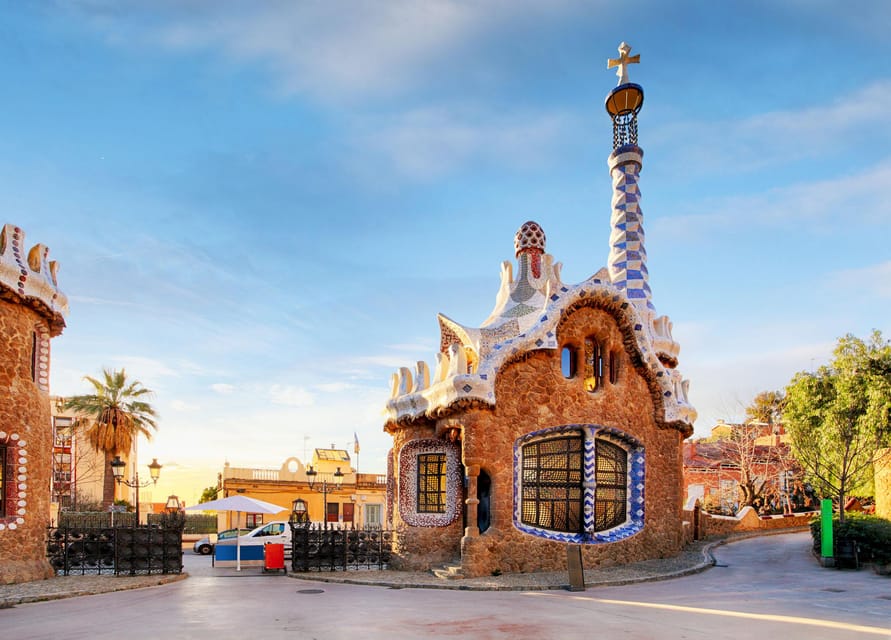 Barcelona: Sagrada Familia & Park Güell Guided Tour & Ticket - Gaudí in 3.5 hours: what this combo tour delivers