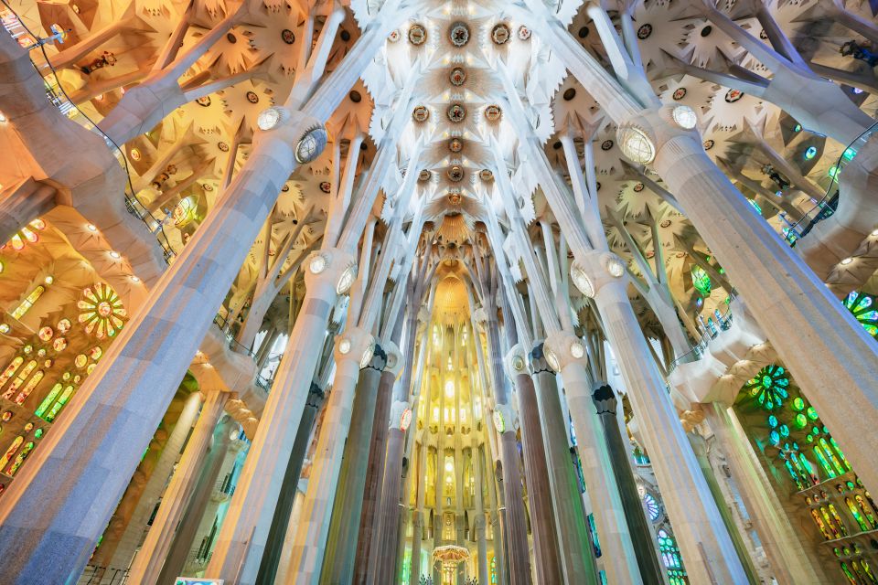 Barcelona: Sagrada Familia Skip-the-Line Entry Ticket & Tour - Museum time: sketches, plans, and an upside-down model