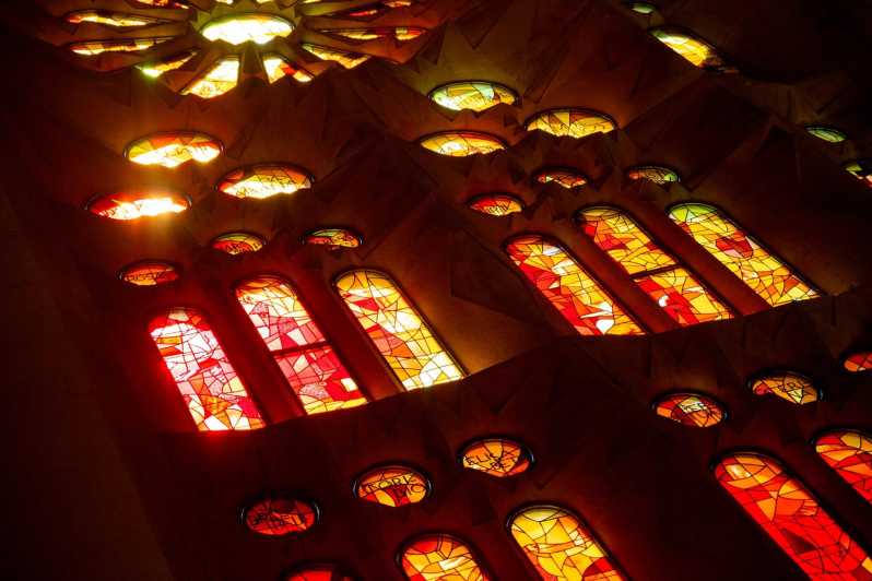 Barcelona: Sagrada Familia Tour with Optional Extras - Inside the basilica: sunlight, stained glass, and what to notice