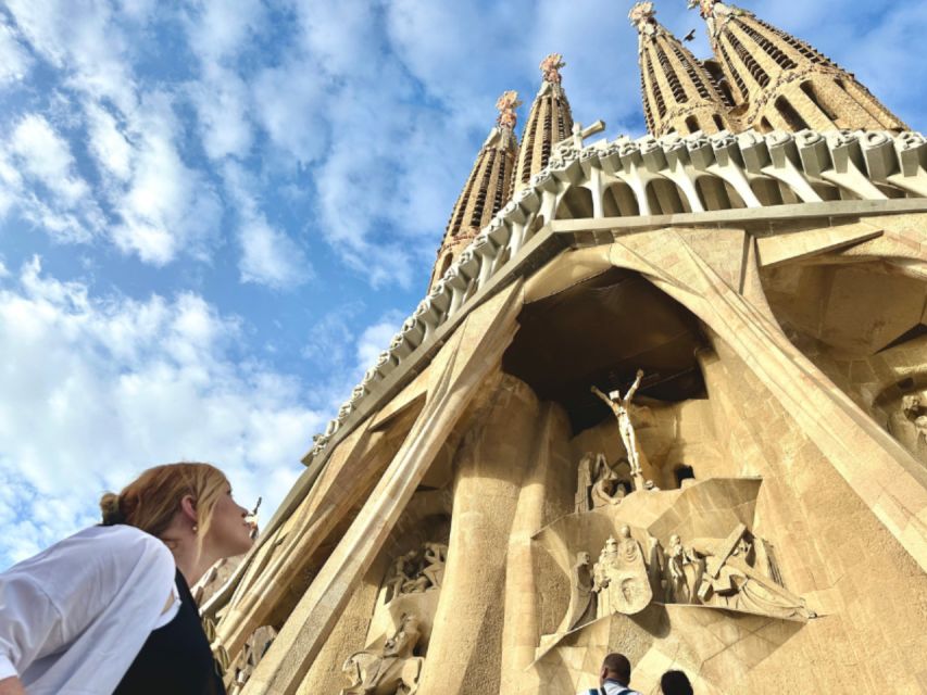 Barcelona: Sagrada Família Tour with Skip-the-Line Access - What the Guide Actually Helps You Do (Beyond Facts)