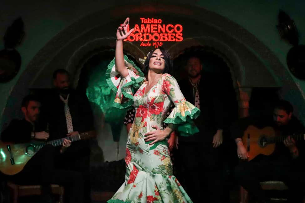 Barcelona: Tablao Flamenco Cordobes Show and Drink in Rambla - Courtesy rules and comfort notes that affect your night