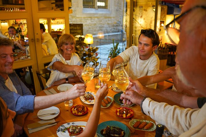 Barcelona Tapas and Wine Experience Small-Group Walking Tour - What the small-group setup changes for you on the street