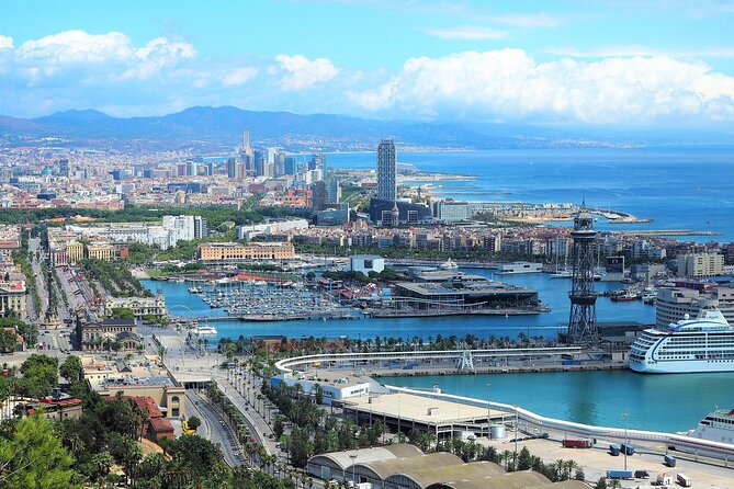 Best of Barcelona: Sagrada Familia & Park Guell Tour with Pick-up - Gothic Quarter walking tour: medieval streets, Roman echoes, and major squares