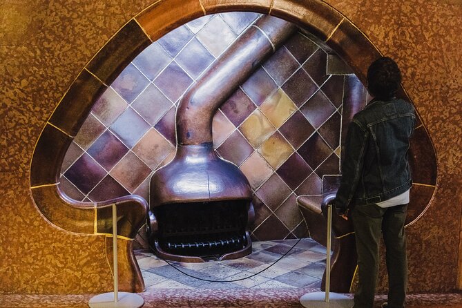 Complete Gaudi Tour: Casa Batllo, Park Guell & Sagrada Familia - La Pedrera (Casa Milà) From the Outside: The Stone Quarry Nickname