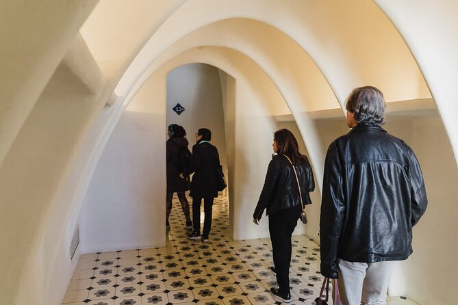 Complete Gaudi Tour: Casa Batllo, Park Guell & Sagrada Familia - Park Güell Without the Entrance Squeeze