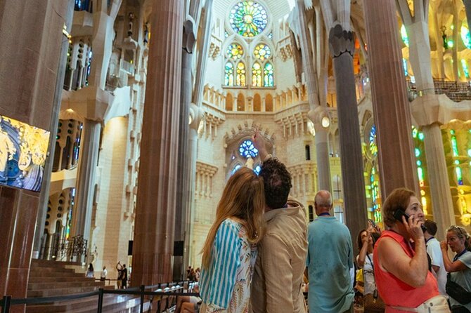 Fast Track Sagrada Familia Guided Tour - Guides and Language: Pick the Right Slot (Seriously)
