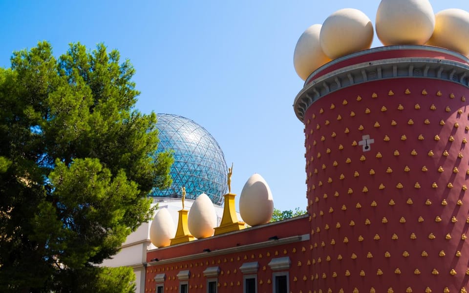 From Barcelona: Girona, Figueres, Dalí Museum, and Cadaqués - The coach ride: part sightseeing, part recovery time