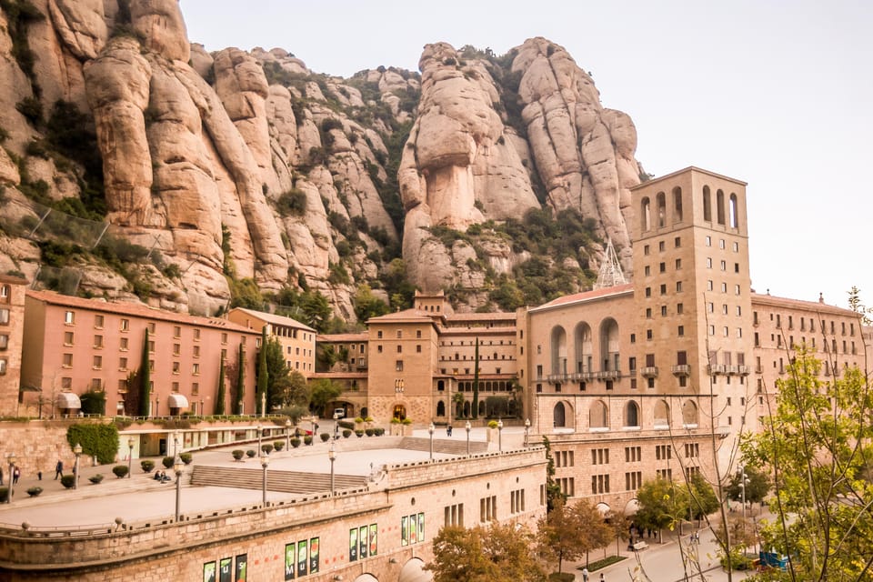From Barcelona: Montserrat Half-Day Wine and Tapas Trip - Mirador dels Apòstols, Saint Michael’s Cross: views with some real walking