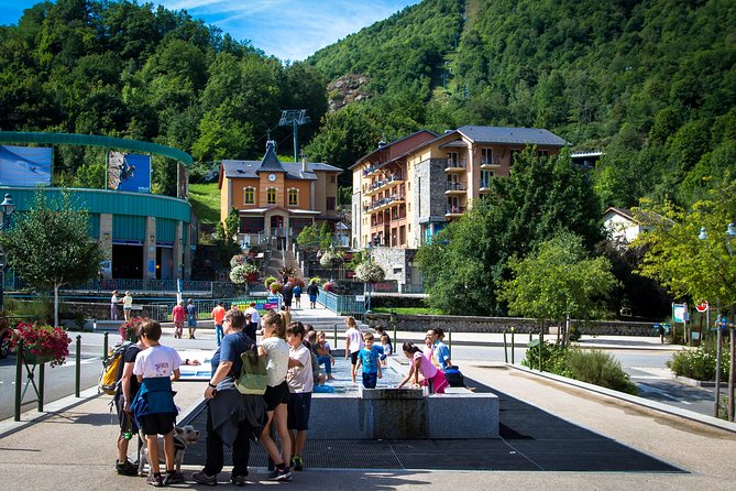 From Barcelona: The Original Andorra, France & Spain Day Trip - Pas de la Casa at 1:30pm: The 10-Minute High-Mountain Photo Break