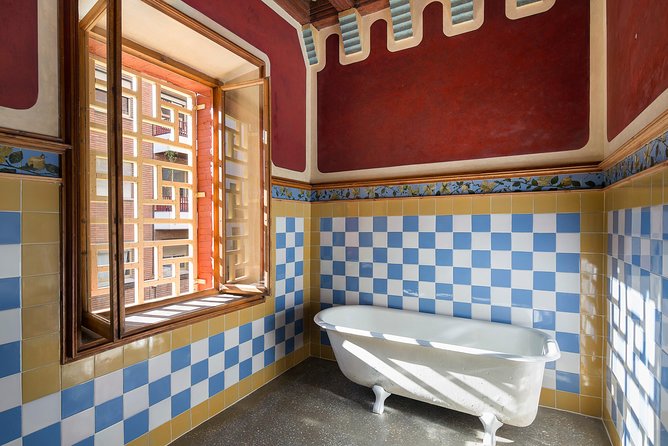 Gaudi´s Casa Vicens Skip the Line Ticket with Audioguide - Casa Vicens inside: what to watch for in the rooms and design