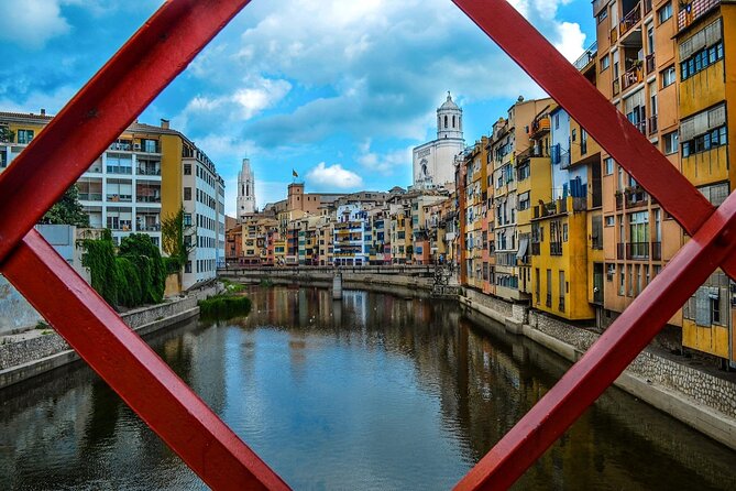 Girona and Dali Museum Full Day tour from Barcelona - The Jewish Quarter and Girona Cathedral facade: what to watch for