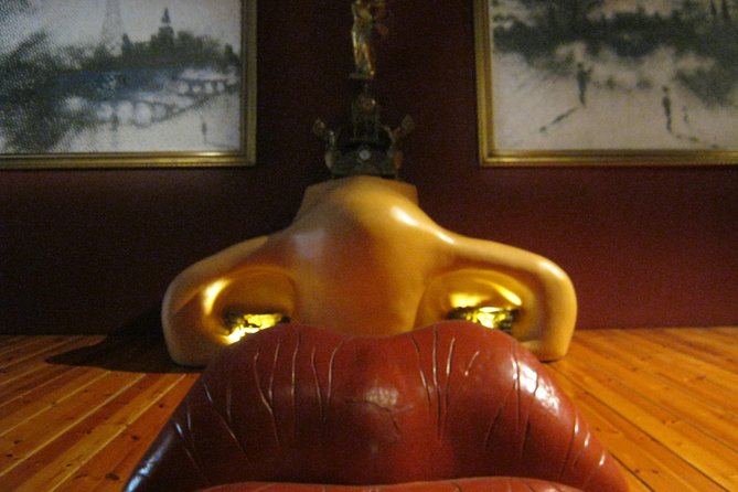 Girona and Dali Museum Full Day tour from Barcelona - Getting back to Barcelona: coach comfort and pacing