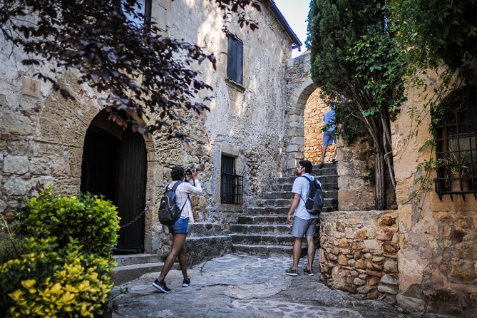 Girona & Costa Brava Small Group Tour From Barcelona with Paella! - Girona’s medieval blocks: cathedral, walls, and old-town choices