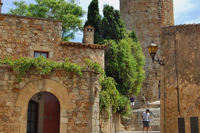Girona & Costa Brava Small-Group Tour with Pickup from Barcelona - Pals Medieval Village: A Hilltop Stop That Slows You Down