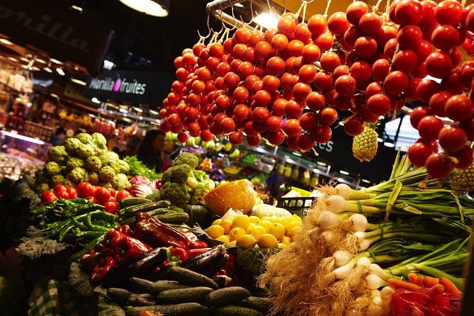 Interactive Paella & Market: Bottomless Wine & Rambla Views - Inside the kitchen: hands-on roles, tools, and real instruction