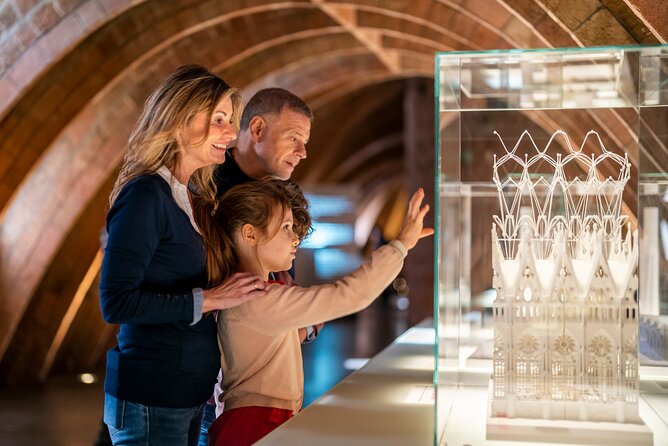 La Pedrera-Casa Mila Admission Ticket with Audioguide - Stop Inside the Lobbies and Courtyards: Where Gaudí’s Detail Game Is Strong
