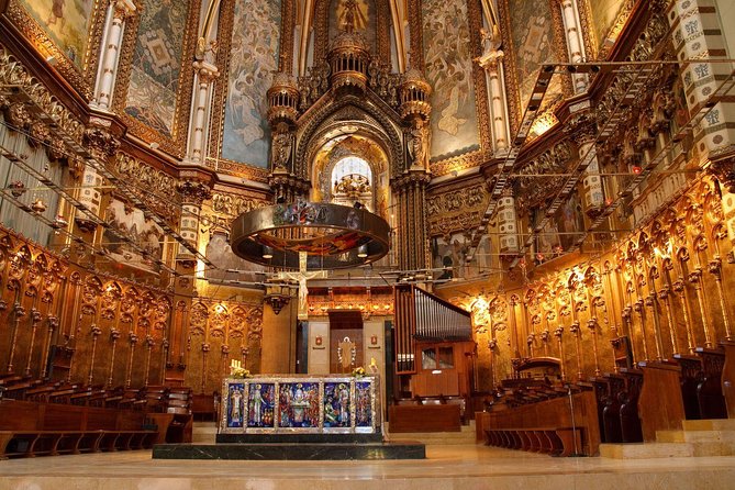 Montserrat: Cog-Wheel, Basilica, Black Madonna & Licor Tasting - Getting to Montserrat from Barcelona: the value of leaving early