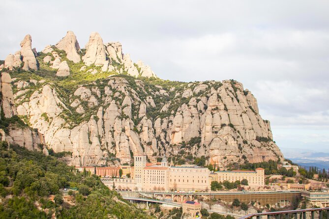 Montserrat Full Day Tour with Farmhouse Lunch and Winery Visit - What to Pack (and what to plan) for a cold mountain day