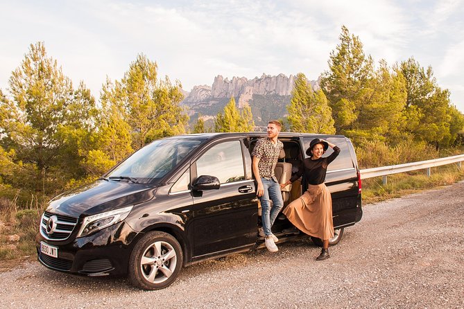 Montserrat Half-Day Tour with Tapas and Gourmet Wines - Tapas and wine tasting: What happens at the winery table