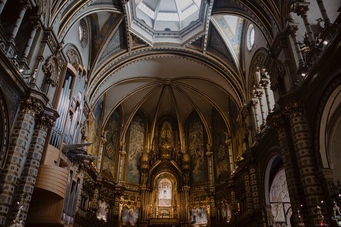 Montserrat Monastery Half Day Experience from Barcelona - Tips That Make the Cross Walk and Photos Much Easier