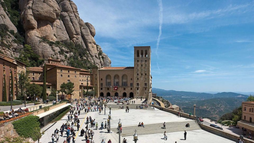 Montserrat: Morning or Afternoon Half-Day Trip with Pickup - What to bring so the day feels easy