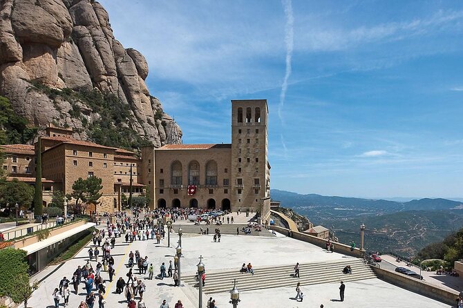 Montserrat Private Tour with Hotel pick-up from Barcelona - Hotel Pickup in Barcelona: Less Hassle, More Time on the Road to Montserrat