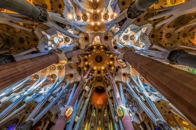 Park Guell and Sagrada Familia Private Tour with Hotel pick-up - Hotel pick-up, Montjuïc panoramas, and how the day starts