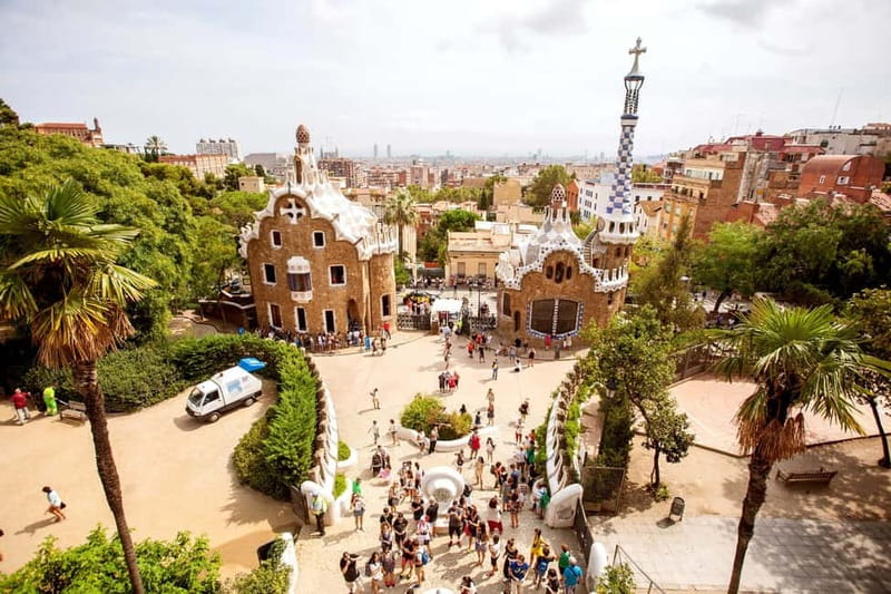 Park Güell: Guided Tour with Optional Gaudí Experience Entry - The Monumental Zone Walk: Trencadís, Colonnades, and Doric-Style Columns