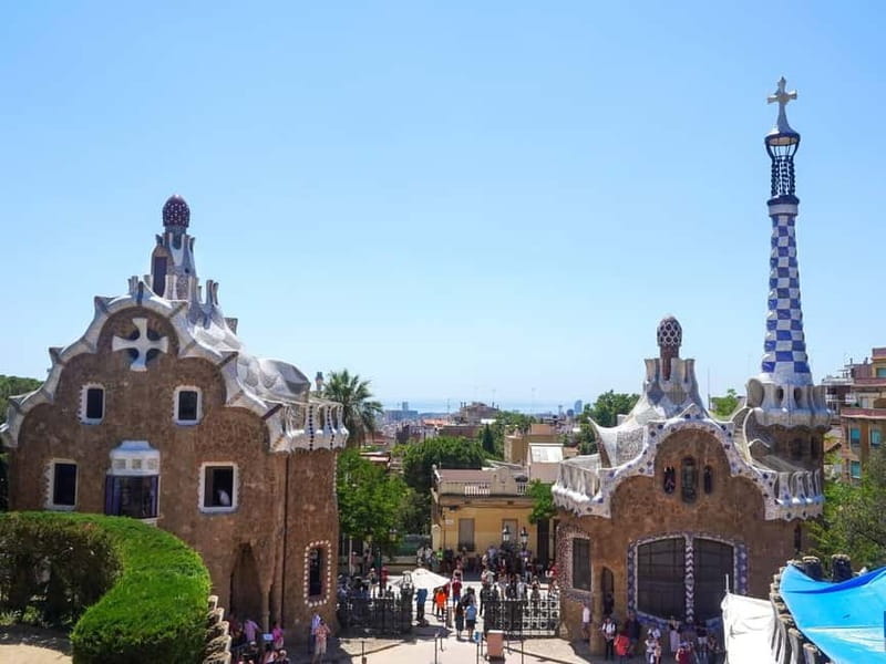Park Güell: Guided Tour with Optional Gaudí Experience Entry - Main Terrace Views and the El Drac Salamander Moment