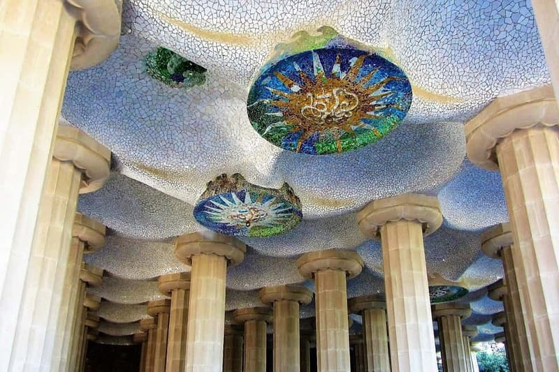 Park Güell: Guided Tour with Optional Gaudí Experience Entry - Optional Gaudí Experience: When 4D Projection Actually Helps