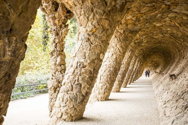 Park Güell: Guided Tour with Optional Gaudí Experience Entry - Who This Tour Suits Best (and Who Should Consider Another Option)