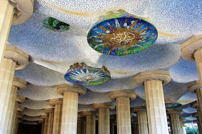 Park Guell Guided Tour with Skip the line Ticket - The main square and snake bench: where the mosaics have personality