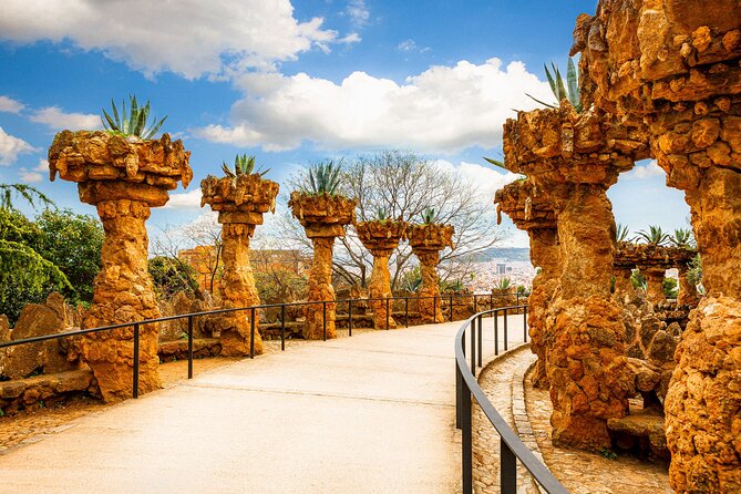 Park Güell Skip-the-Line Guided Tour Barcelona - The highlights: mosaics, gardens, and skyline views