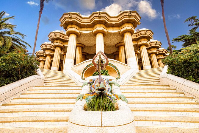 Park Güell Skip-the-Line Guided Tour Barcelona - What the guide actually does: Gaudí context in the park