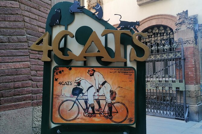 Picasso Museum and Walking Tour Plus Optional Wine & Food Tasting - Casa Llotja de Mar: the teenage art training angle