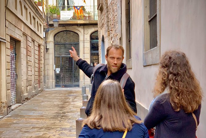 Ramblas, Old Town, Gothic and Gaudi Architecture Walking Tour - Plaça Sant Felip Neri and Plaça Reial: where the tour pauses for atmosphere