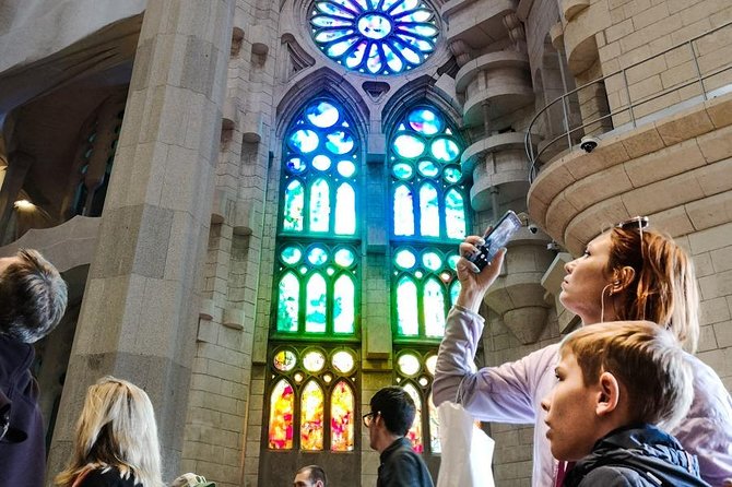 Sagrada Familia & Gaudi Tour Private or Small Group with Tickets - Placa Reial and the Gothic Quarter Warm-Up