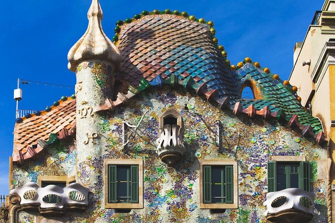 Sagrada Familia & Gaudi Tour Private or Small Group with Tickets - Passeig de Gràcia: The Elegant Avenue Where Gaudí’s Shadow Gets Bigger
