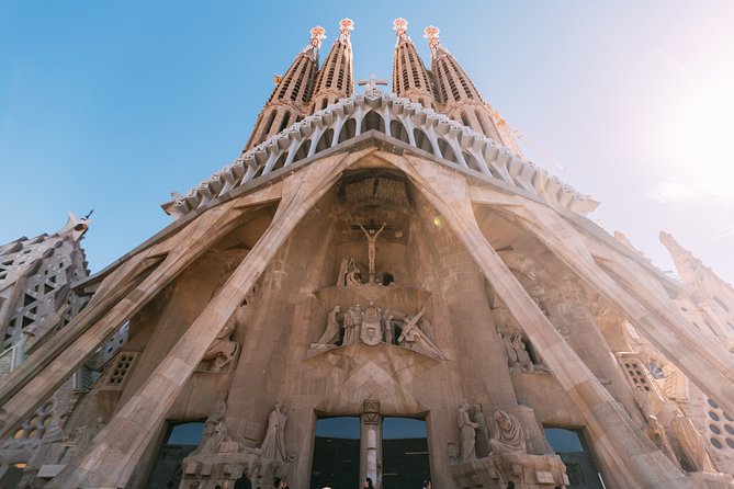 Sagrada Familia Guided Tour with Skip the Line Ticket - What you get in a 75-minute Sagrada Familia guided visit