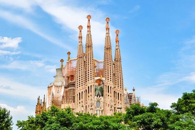 Sagrada Familia Small Group Guided Tour with Skip the Line Ticket - Key Things You Should Know Before You Go