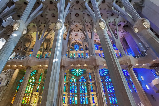 Sagrada Familia Small Group Guided Tour with Skip the Line Ticket - FAQ
