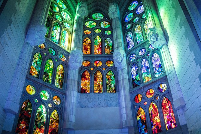 Sagrada Familia Small Group Tour with Skip the Line Ticket - Why this Sagrada Familia tour feels like good value