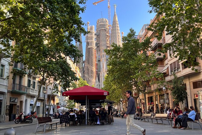 Sagrada Familia Tour with Express Entry and Local Guide - Price and Value: Is $81 Worth It?