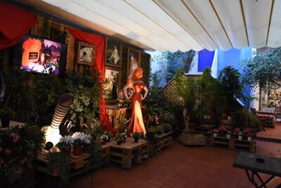 Skip the Line: Erotic Museum of Barcelona Admission Ticket with free souvenir - What You’ll See in the Early Rooms: Antiquities, Photos, and Curiosity Overload