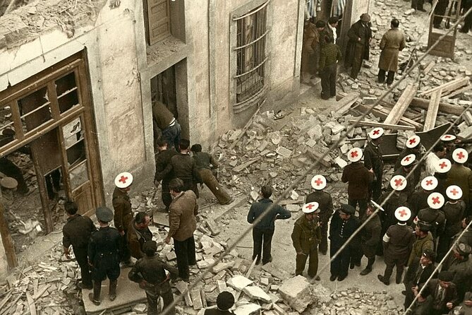 The Spanish Civil War & Franco Barcelona Walking Tour - Guides, images, and the kind of explanation you should expect